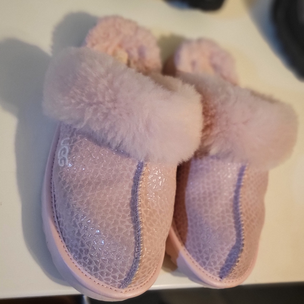UGG Women's Pink Fluffy Slippers